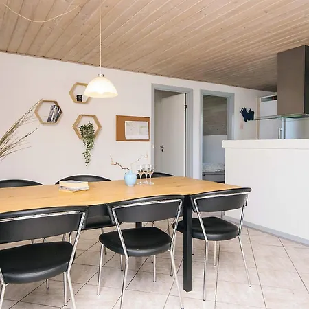 10 Person In Blåvand
